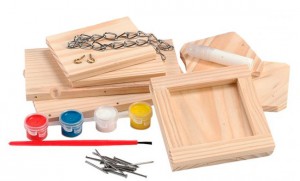 The Backyard Naturalist kits have everything you need to build and paint your own bird feeder.