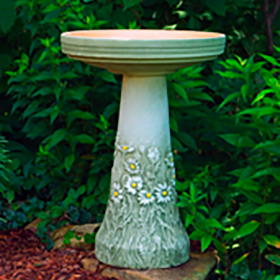 TheBYNBirdBathsDaisy The Backyard Naturalist